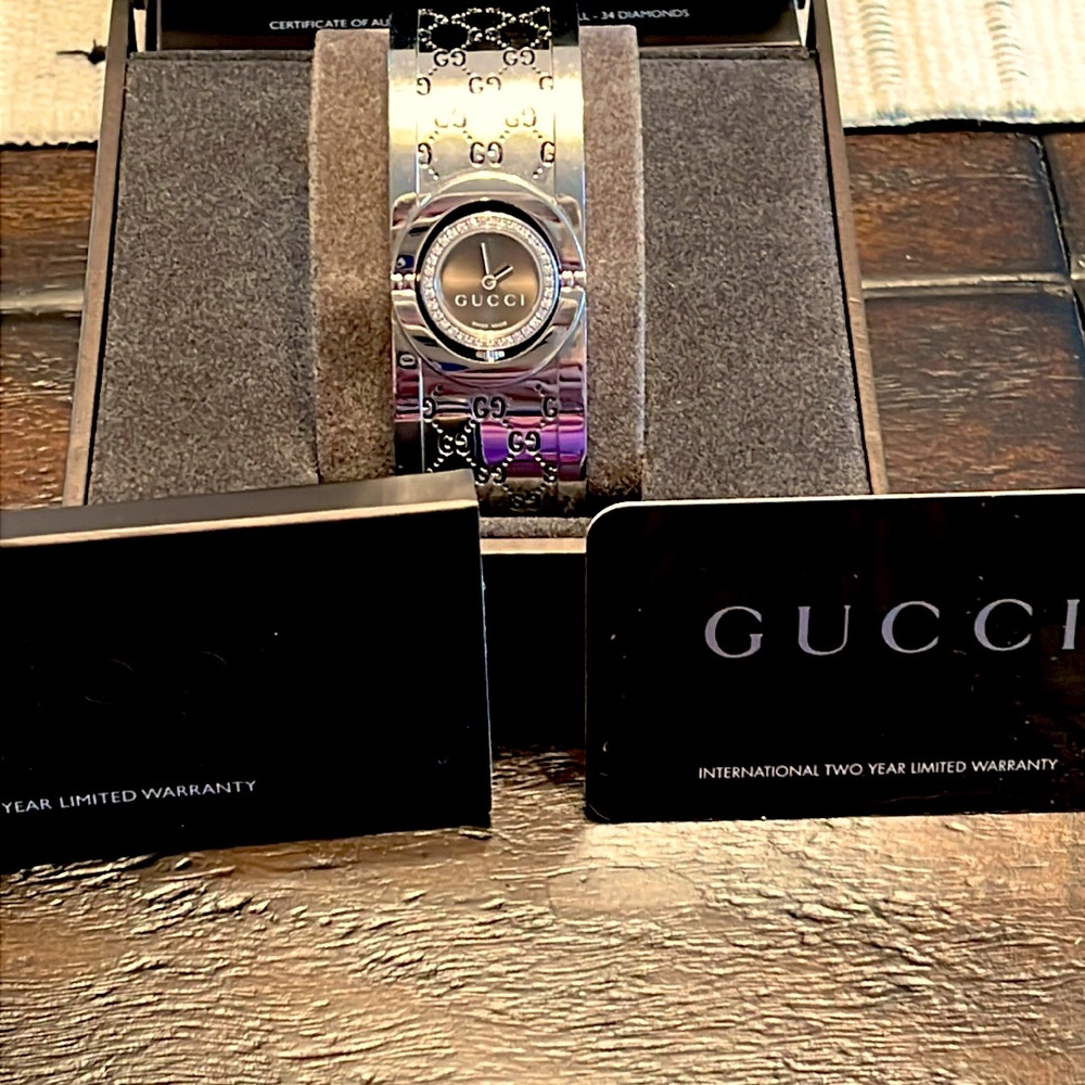 Gucci twirl with Real Diamonds